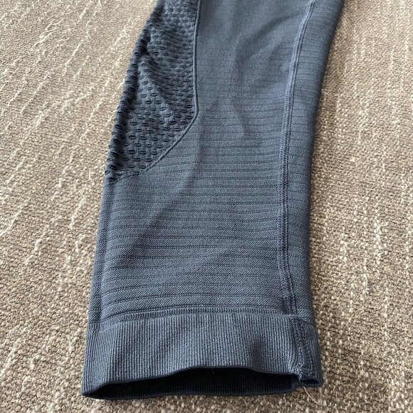 ZYIA Active Grey Performance Legging - Mid Rise - Picture 2 of 5